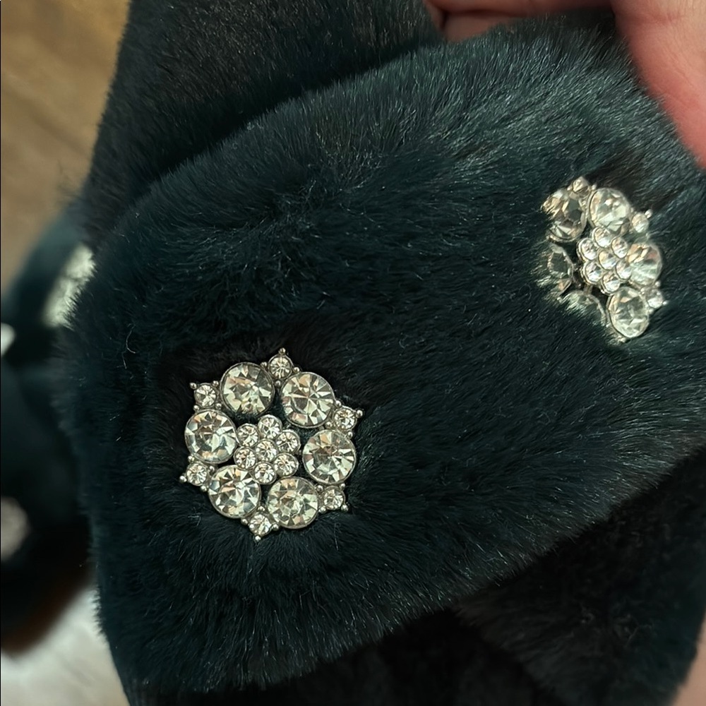 Jessica Simpson Faux Fur slippers - Picture 4 of 4